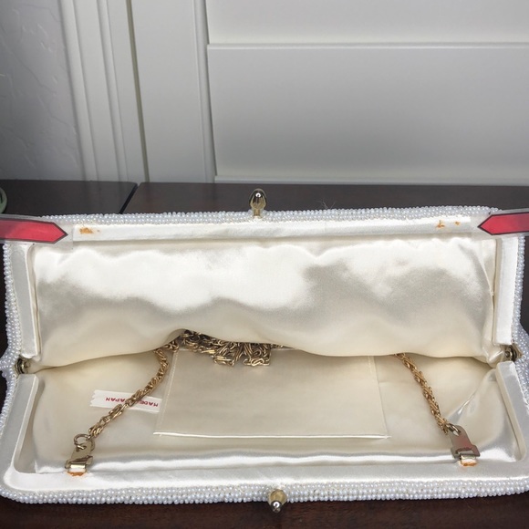 White Seed Bead Bag with Key Chain - Picture 15 of 16